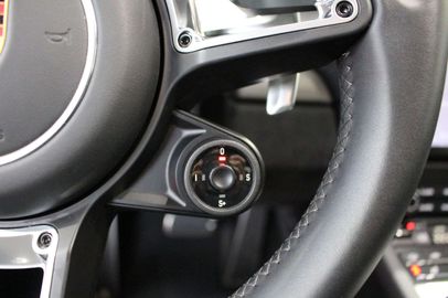 Car image 30