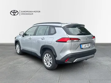 Car image 4