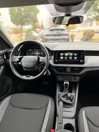 Car image 18