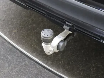 Car image 32