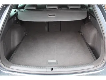 Car image 34