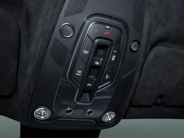 Car image 38