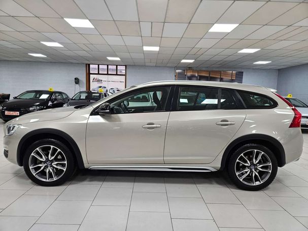 Volvo V60 Cross Country D3 110 kW image number 6