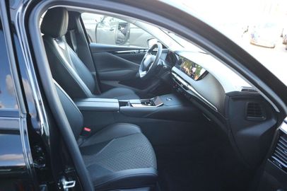 Car image 33