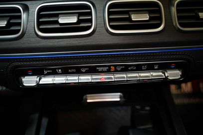 Car image 41