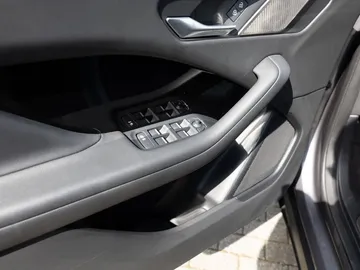 Car image 44
