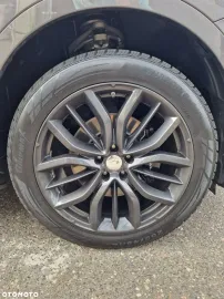 Car image 40