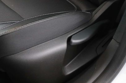 Car image 37