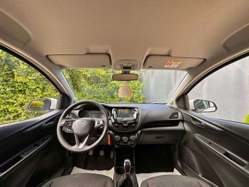 Car image 14