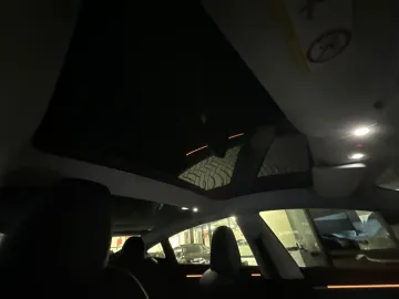 Car image 43