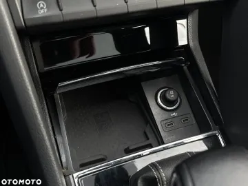 Car image 35