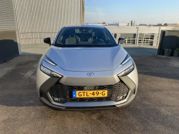Car image 3