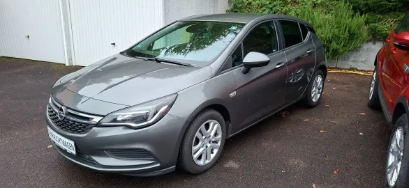 Car image 2