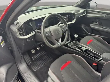 Car image 16