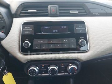 Car image 24