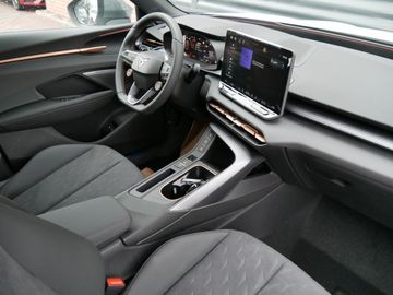 Car image 25