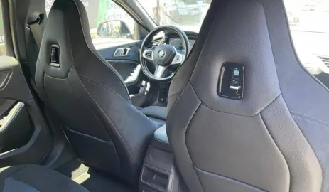 Car image 32