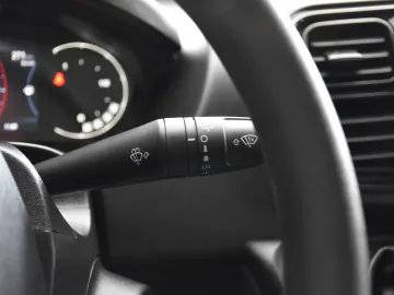 Car image 35