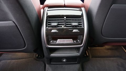 Car image 37