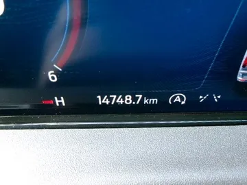 Car image 34