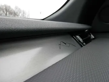 Car image 42