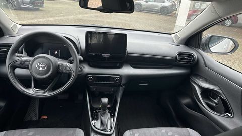 Car image 10