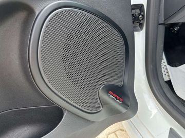 Car image 33