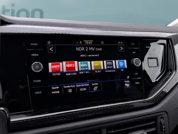 Car image 28