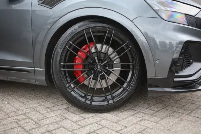 Car image 40