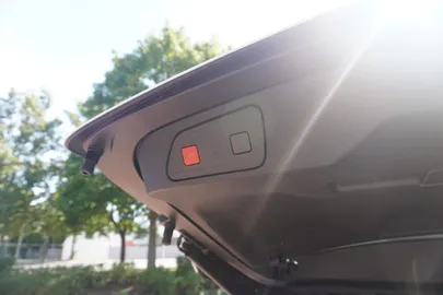 Car image 37