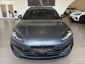 Car image 3