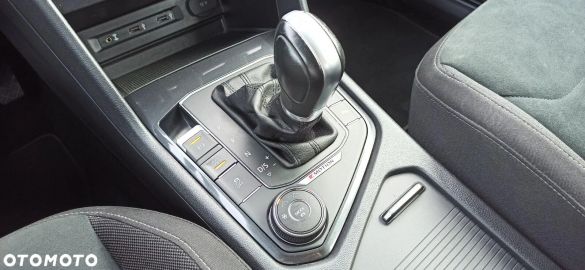 Car image 36