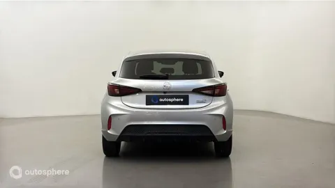 Car image 4