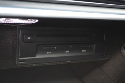 Car image 33