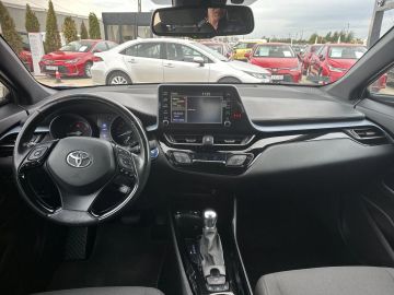 Car image 11