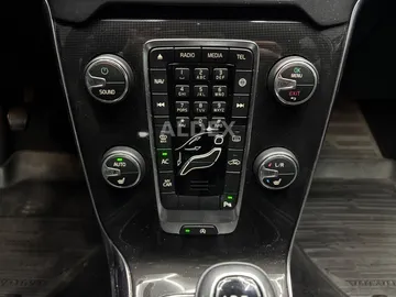 Car image 35
