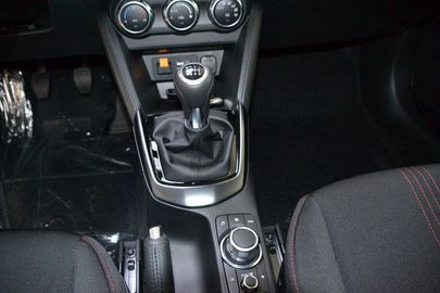 Car image 14