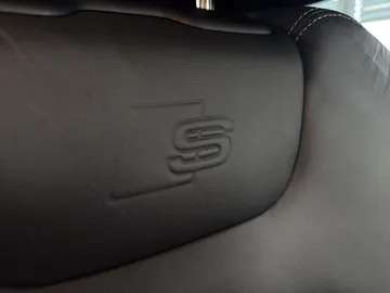 Car image 27
