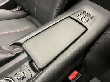 Car image 30