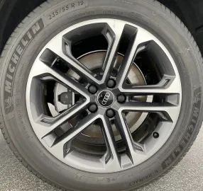 Car image 36