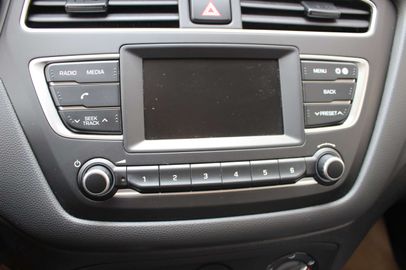 Car image 28