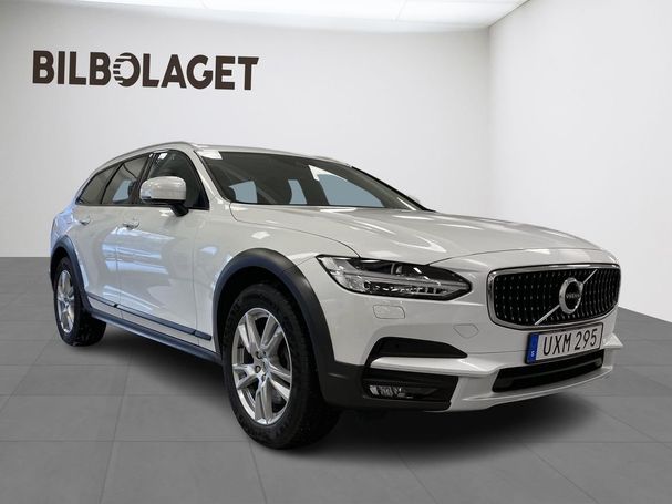 Volvo V90 Cross Country D4 AWD 141 kW image number 2