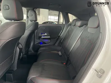 Car image 31