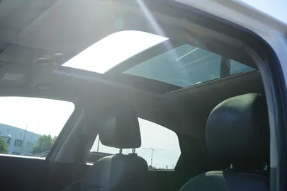 Car image 35