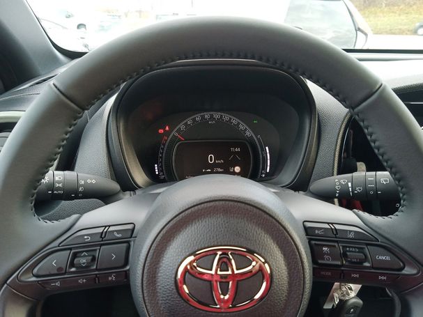 Toyota Aygo X 53 kW image number 11