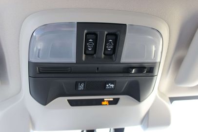 Car image 33