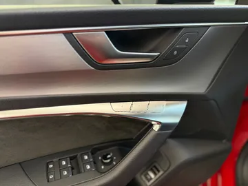 Car image 32