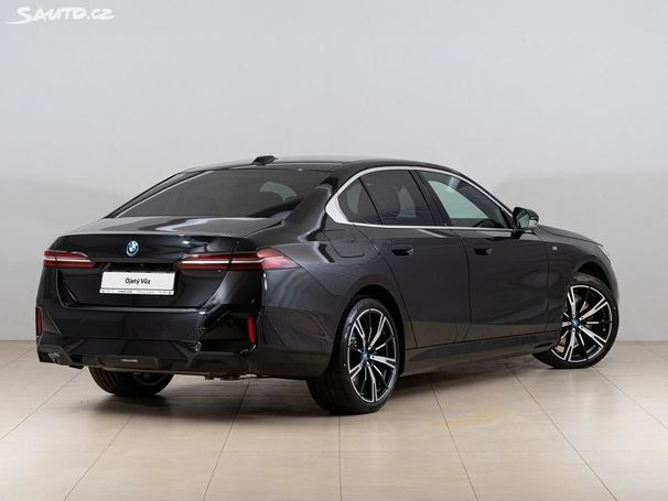 BMW 550 e xDrive 360 kW image number 9