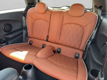 Car image 31
