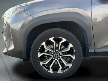 Car image 21